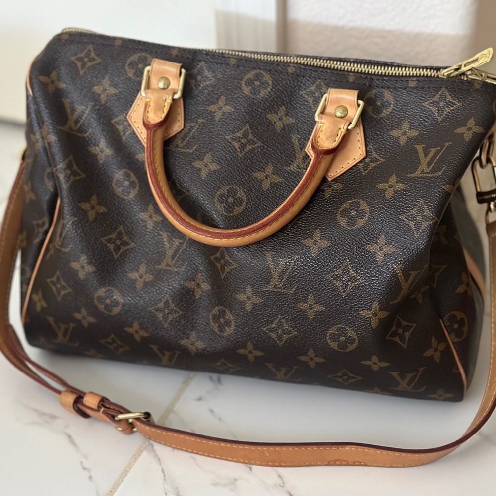 Authentic Louis Vuitton Speedy 30 Monogram Canvas